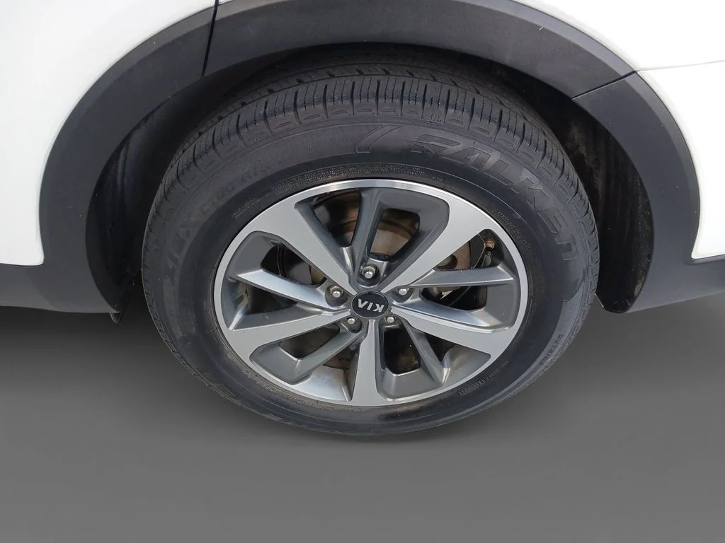 Used 2019 White Kia EX image 8