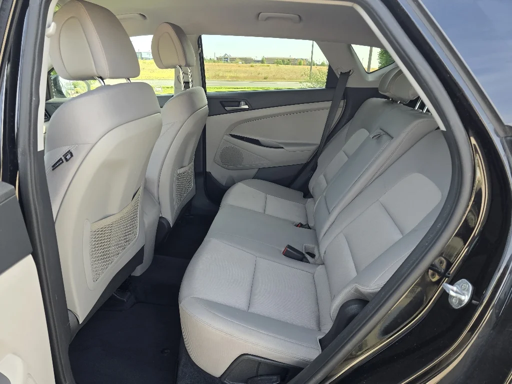 Used 2018 Black Noir Pearl Hyundai SEL image 15