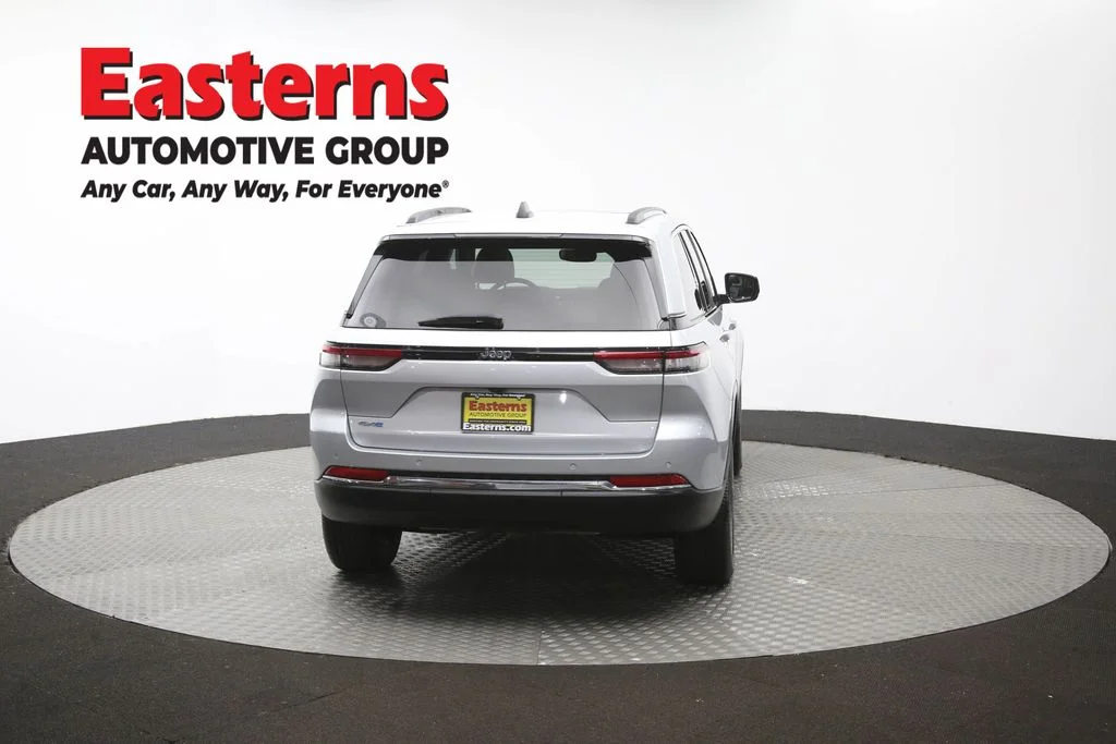 Used 2022 Silver Jeep 4xe image 41