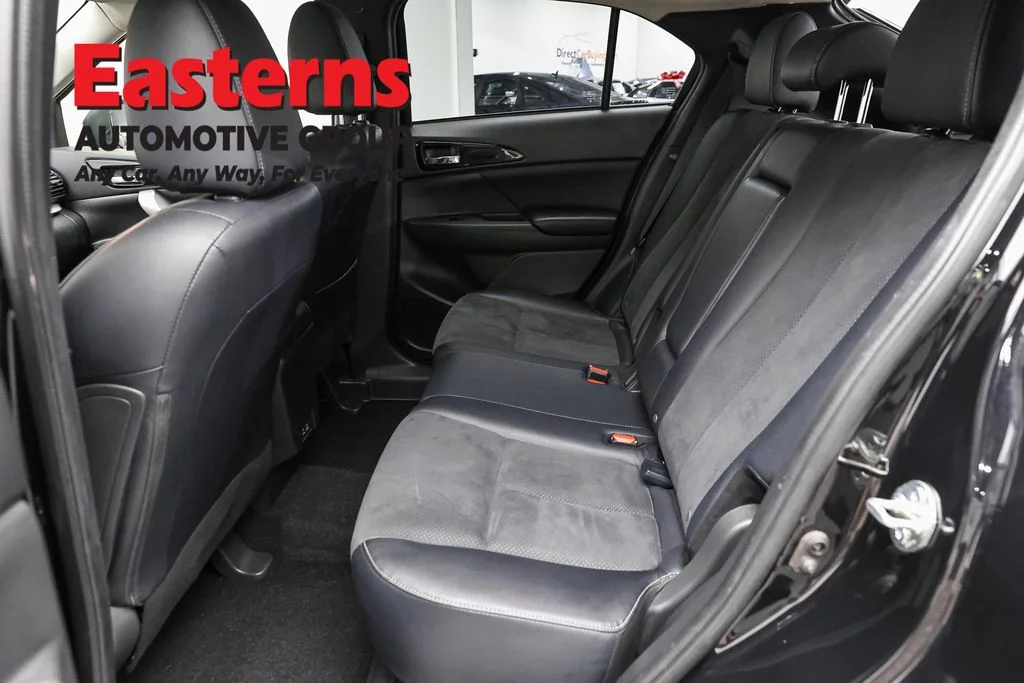 Used 2024 Black Mitsubishi SE image 21