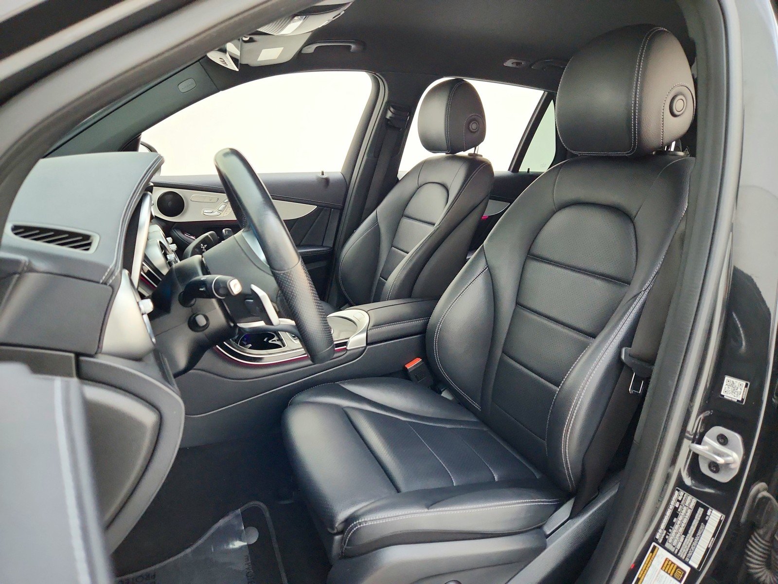 Certified Used 2022 Graphite Grey Metallic Mercedes-Benz GLC 300 image 17
