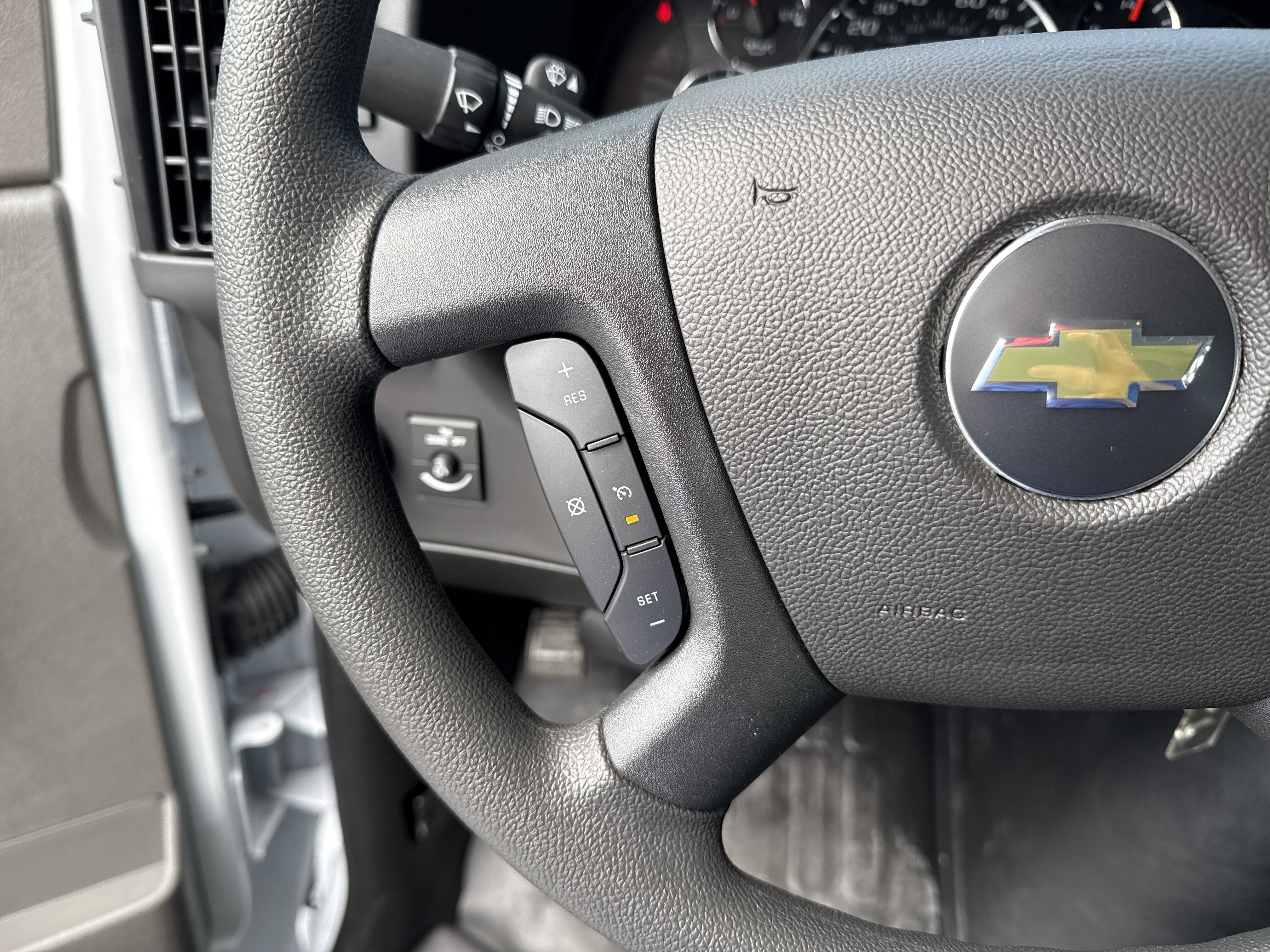 2025 Chevrolet Express Cargo Work Van - Photo 15