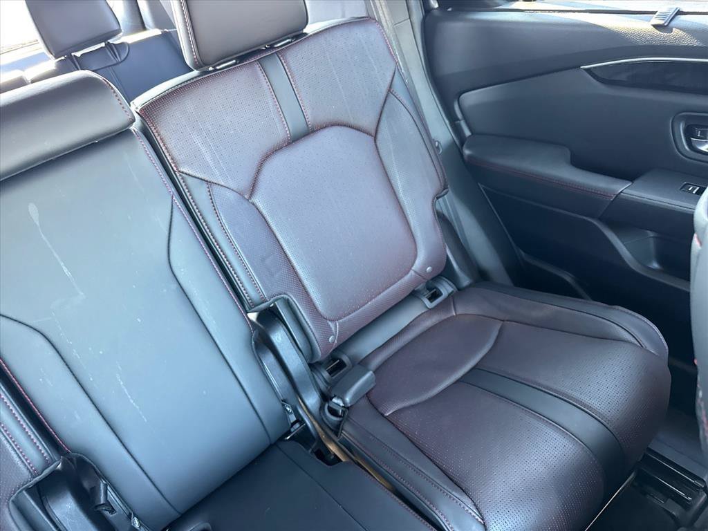 Certified Used 2025 Modern Steel Metallic Honda AWD Black Edition image 47