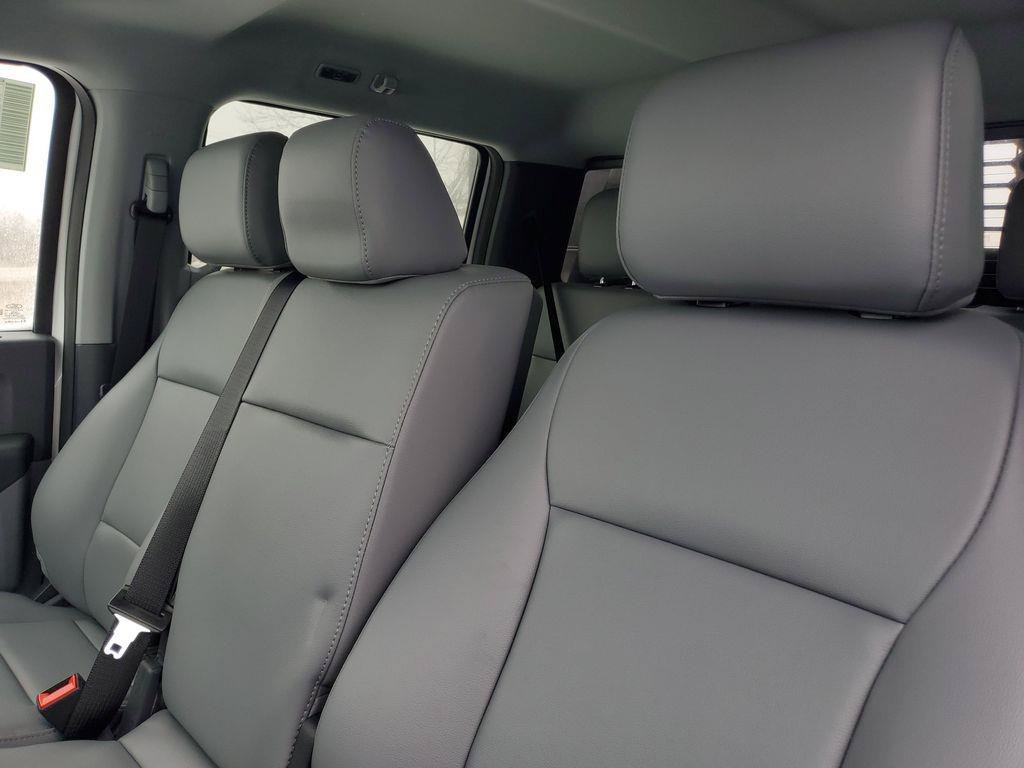 New 2025 Oxford White Ford F-350® XL image 7