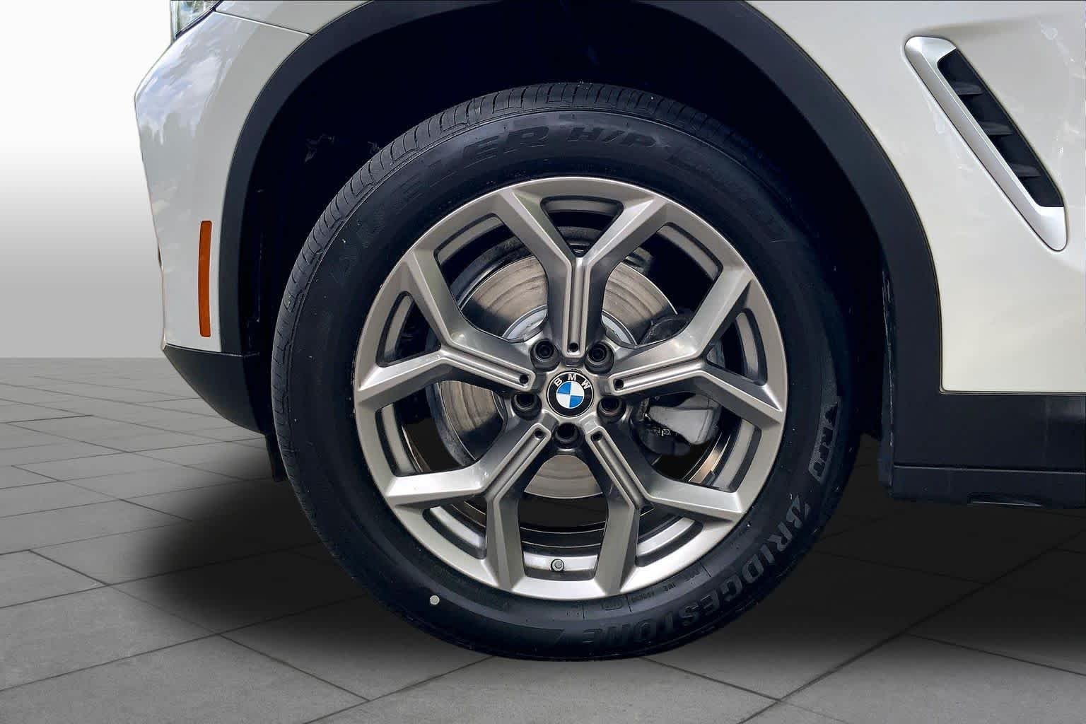 Used 2022 Mineral White Metallic BMW xDrive30i image 10
