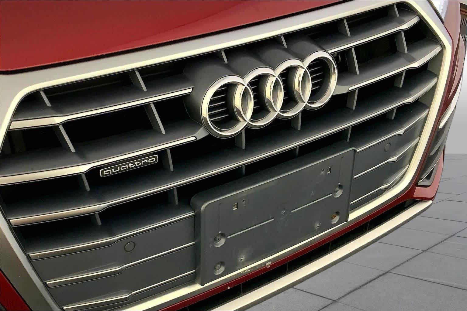 Used 2018 Brilliant Black Audi Premium Plus image 32