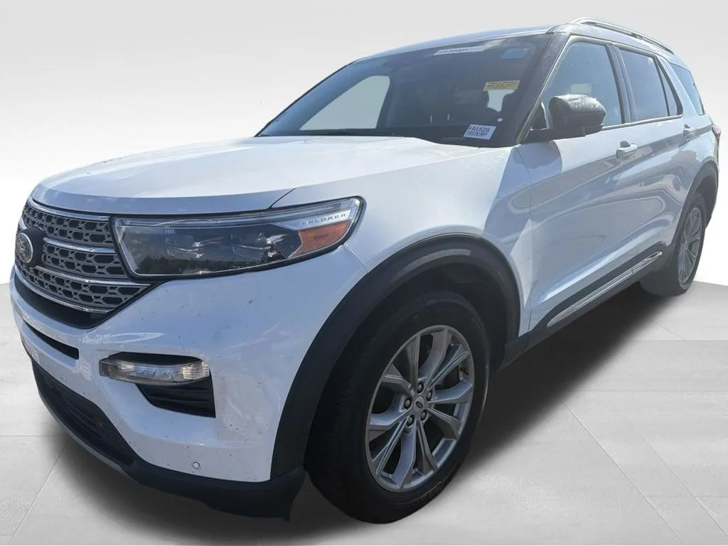 Used 2023 White Ford Limited image 9