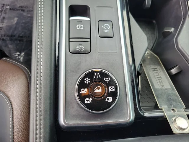 Used 2023 Gray Nissan Platinum image 25