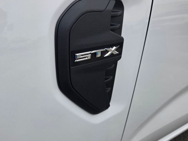 New 2026 Oxford White Ford XL image 11