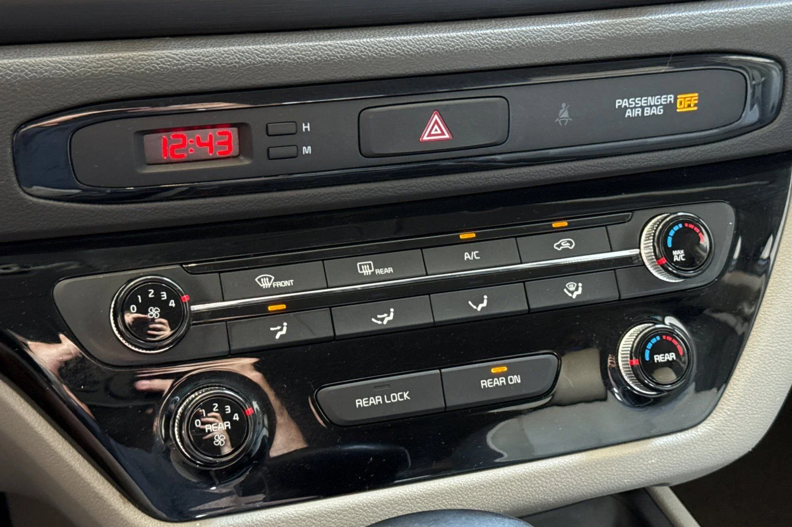 Used 2018 Black Kia LX image 22