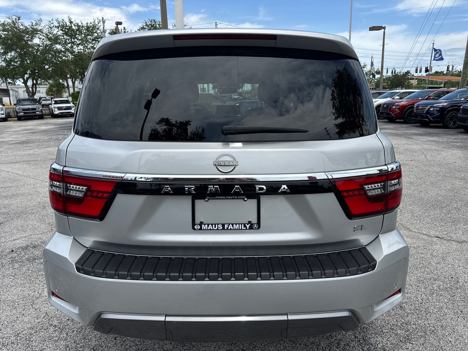 Used 2024 Silver Nissan SL image 12
