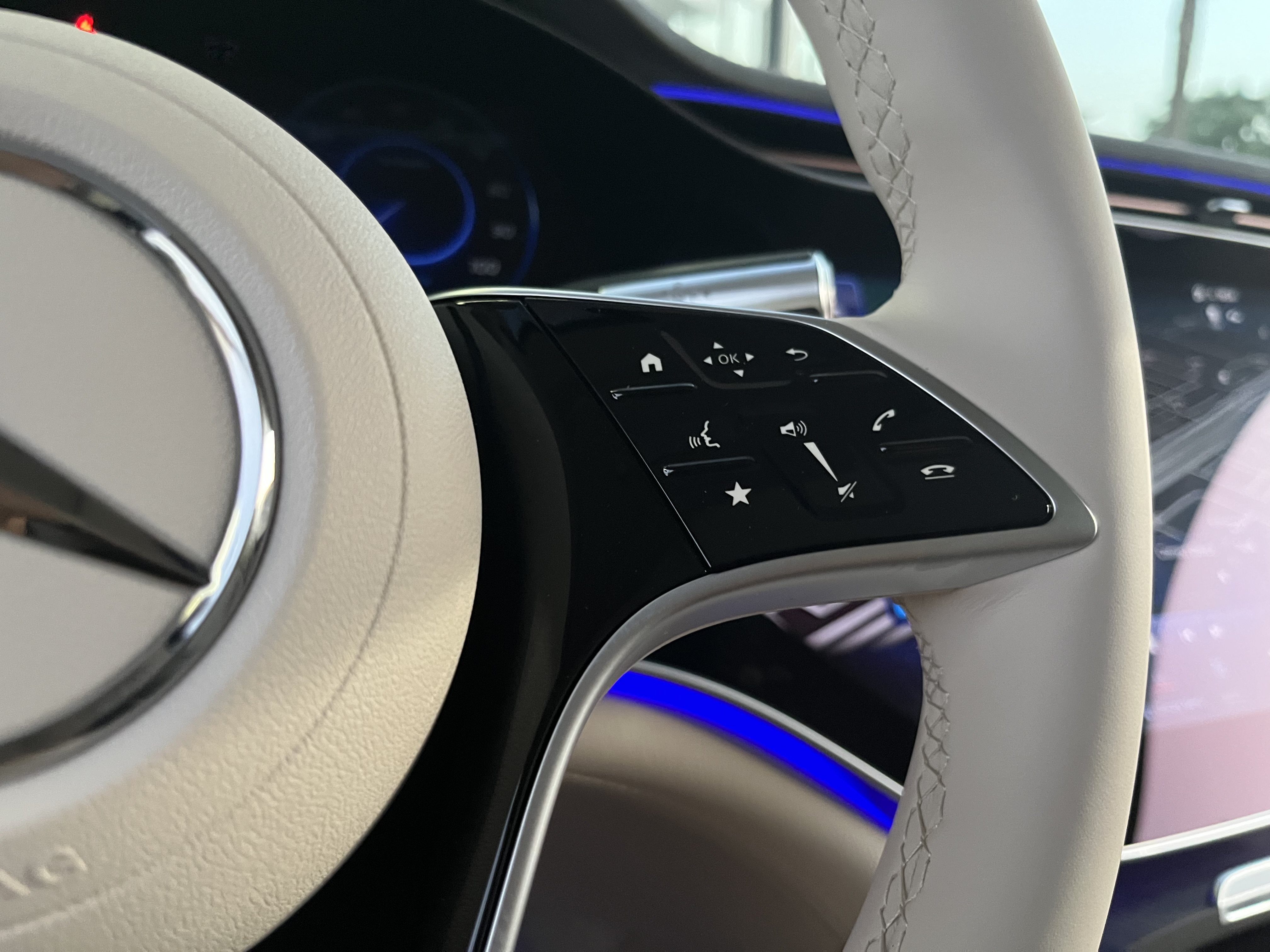 New 2026 POLAR WHITE Mercedes-Benz EQS 400 image 23