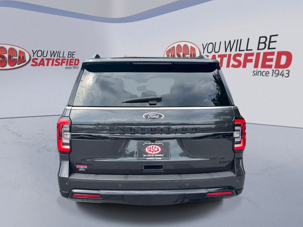 Used 2022  Ford Limited image 5