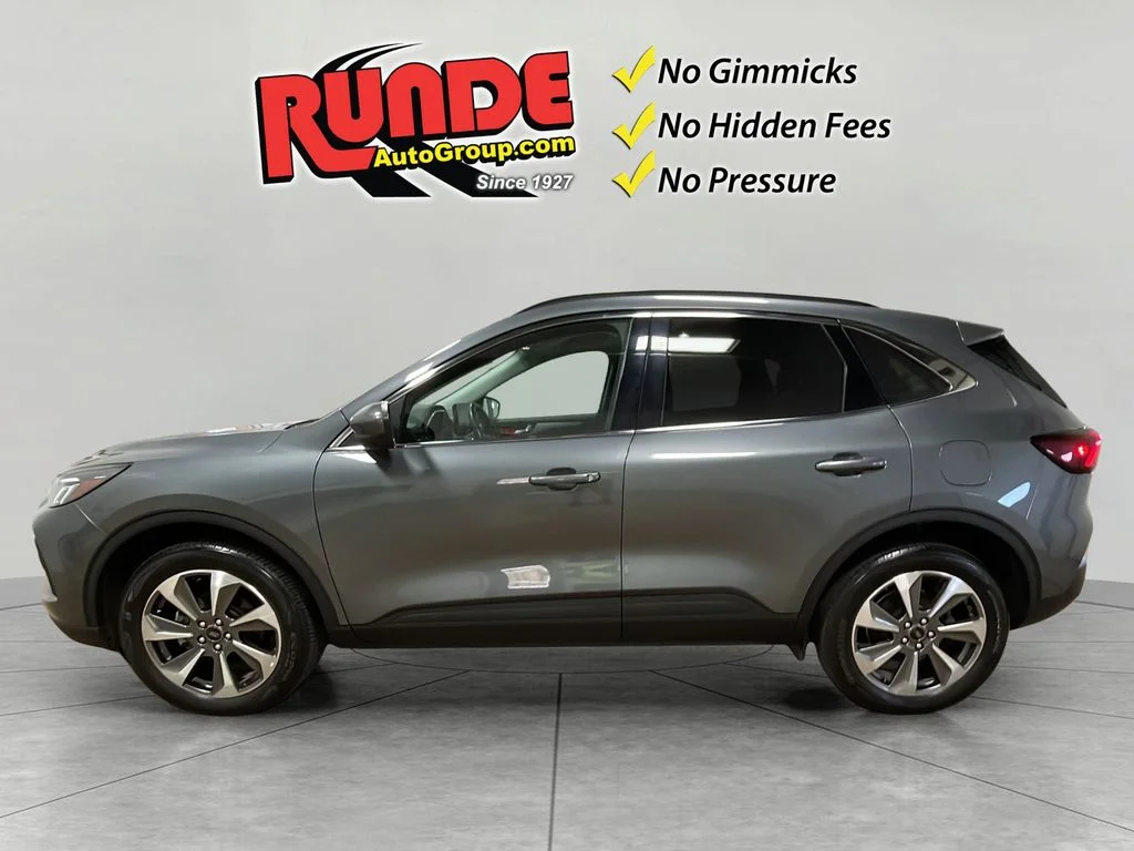 Used 2024 Gray Metallic Ford Platinum image 3