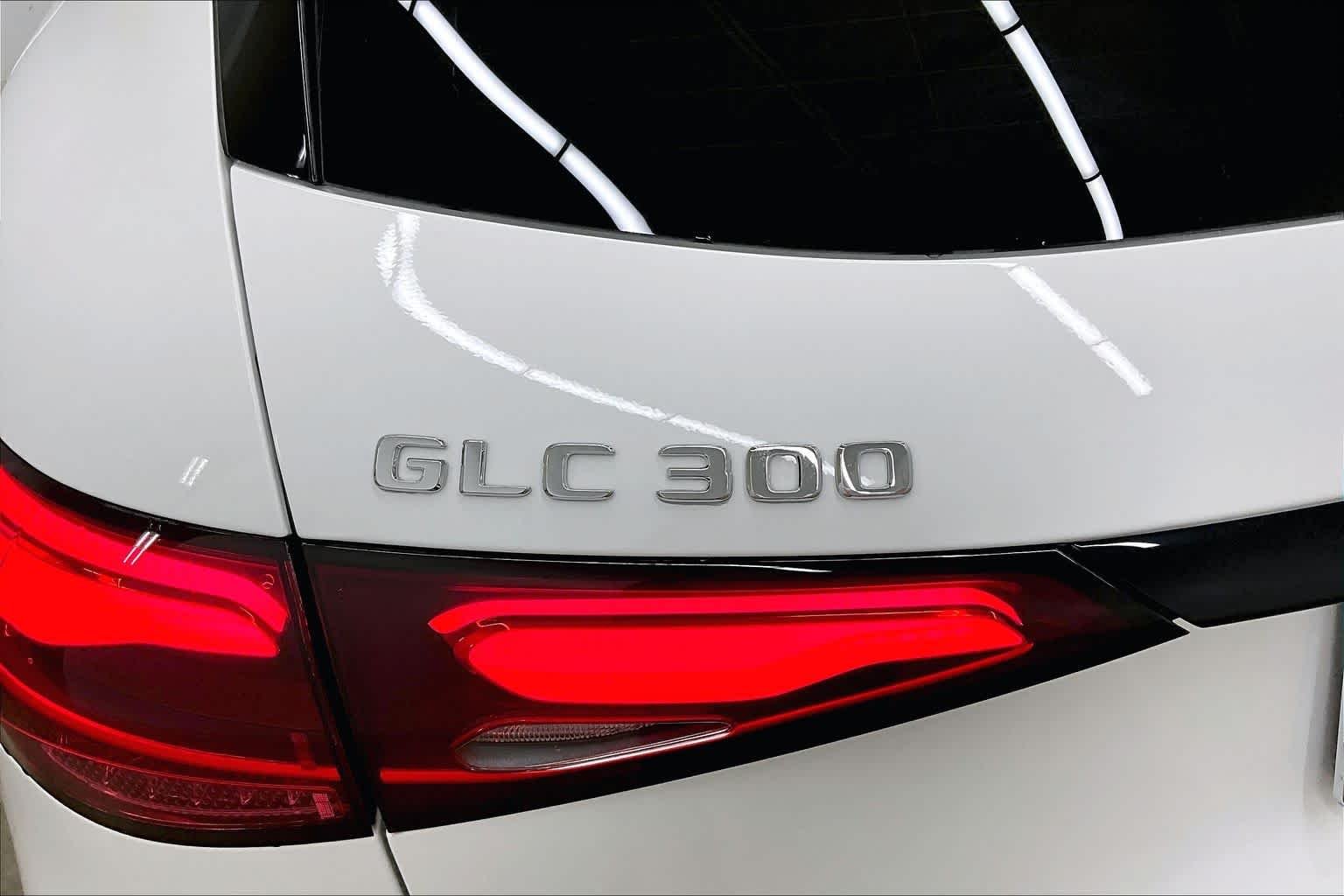 New 2026 Polar White Mercedes-Benz GLC 300 image 15