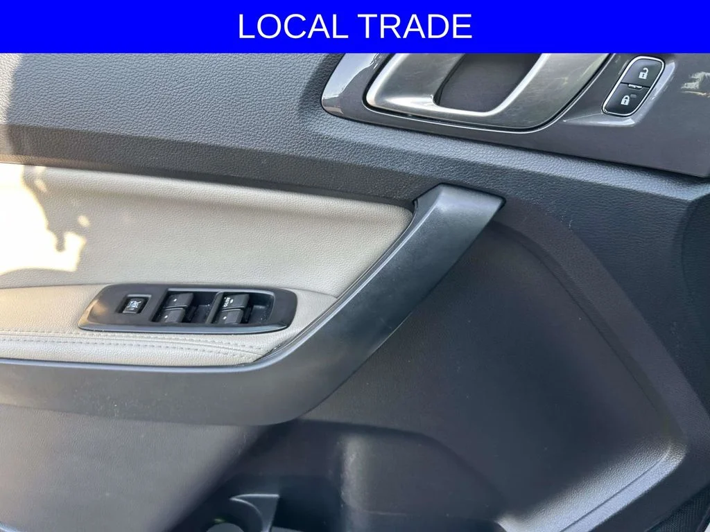 Used 2019 White Ford Lariat image 15