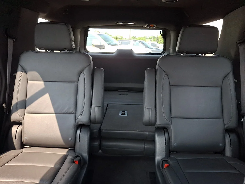 Used 2023 Black Chevrolet Z71 image 20