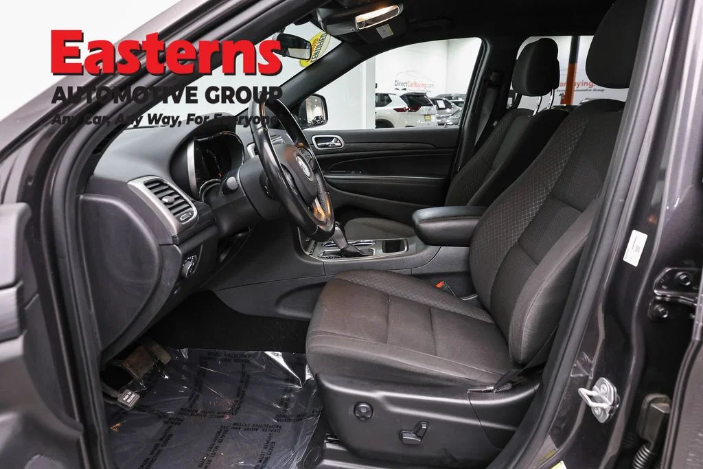 Used 2020 Gray Jeep Laredo E image 13