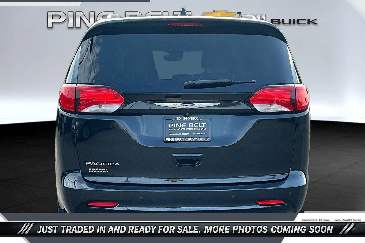 Used 2020 Brilliant Black Crystal Pearlcoat Chrysler Touring L Plus image 4