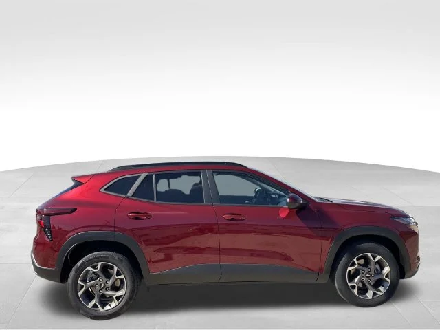 Used 2025 Red Chevrolet LT image 13