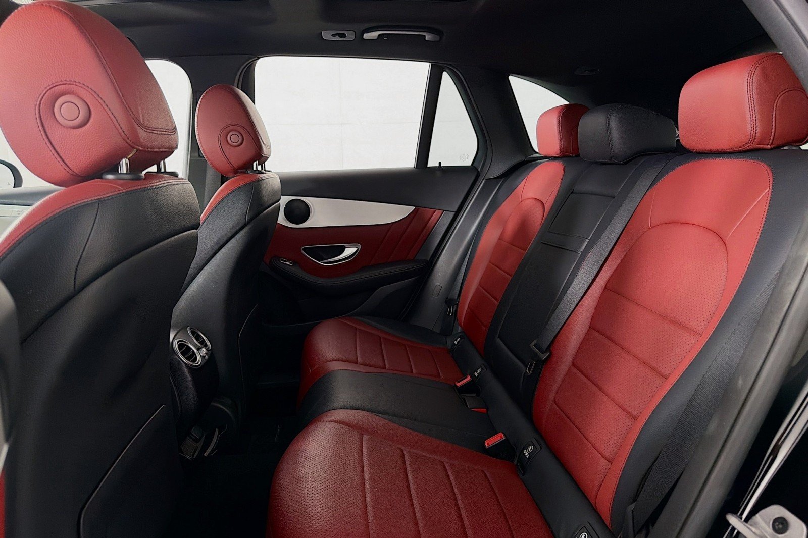 Used 2022 Black Mercedes-Benz 300 image 8