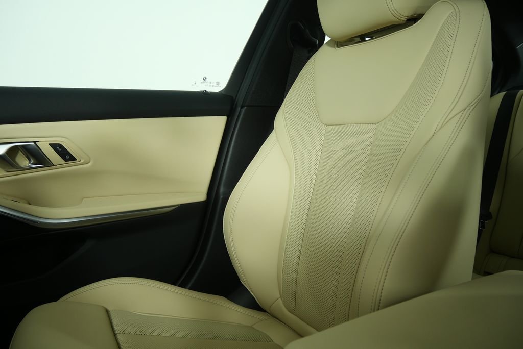 Used 2026 Alpine White BMW 330i image 25