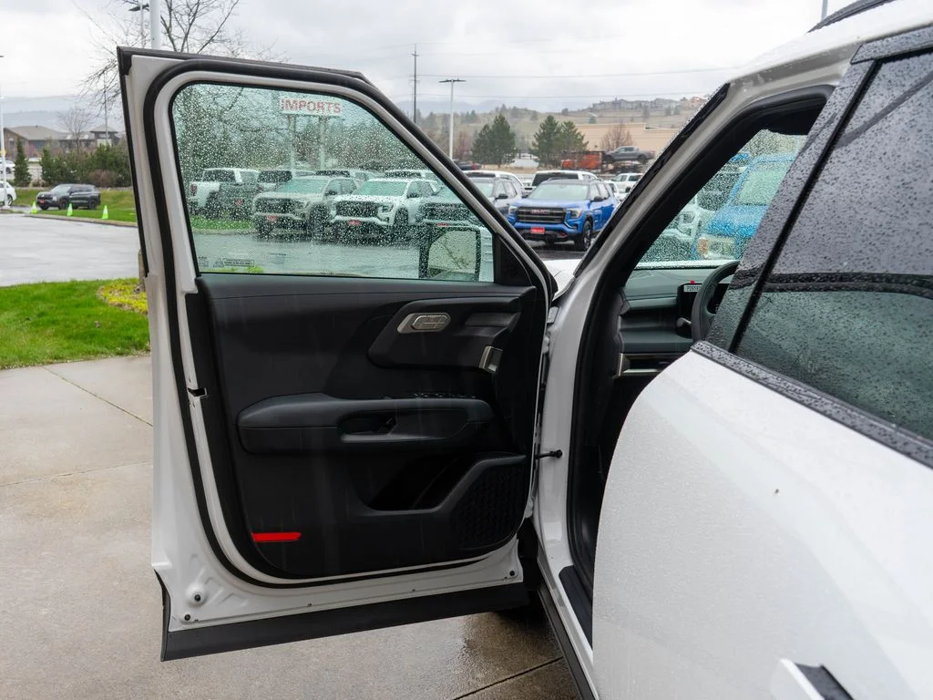 New 2027 Glacial White Pearl Kia S image 18