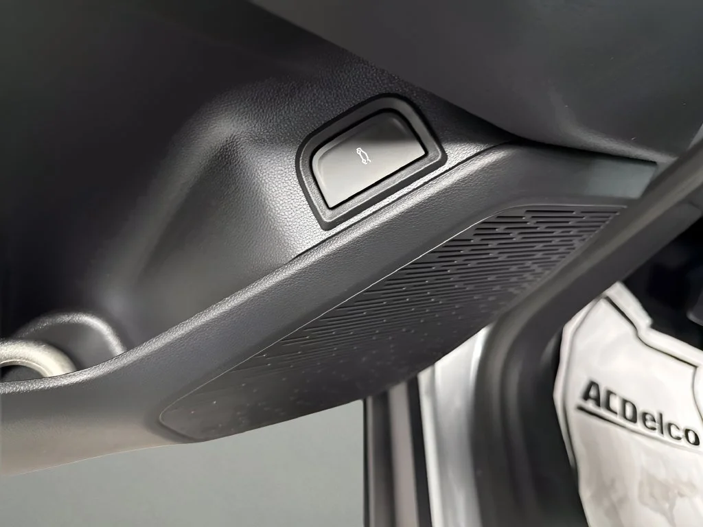 2027 Chevrolet Equinox RS - Photo 14