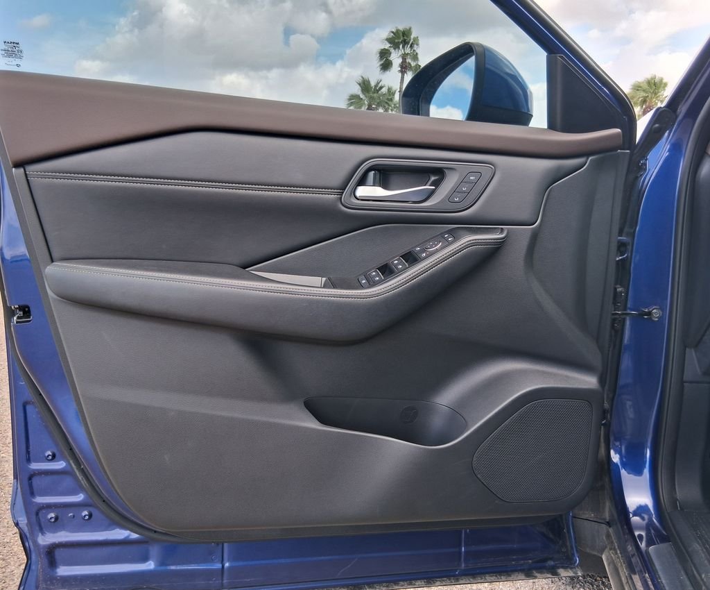 Used 2023 Blue Nissan SL image 14