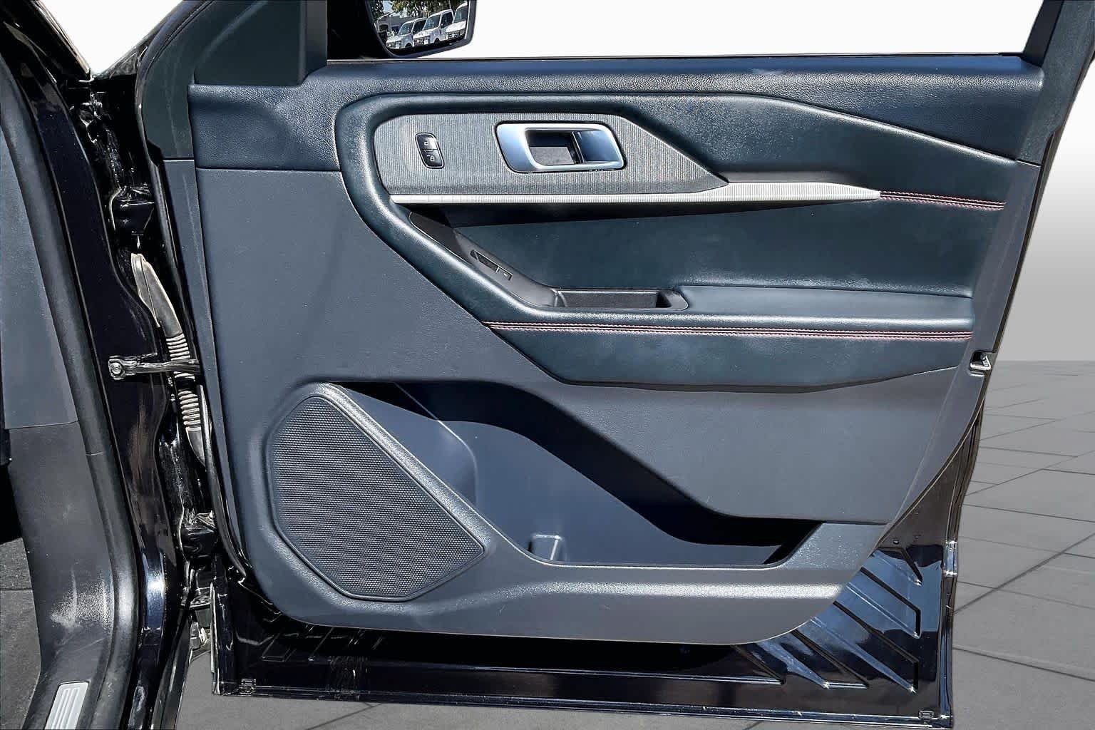 Used 2025 Agate Black Ford ST-Line image 22