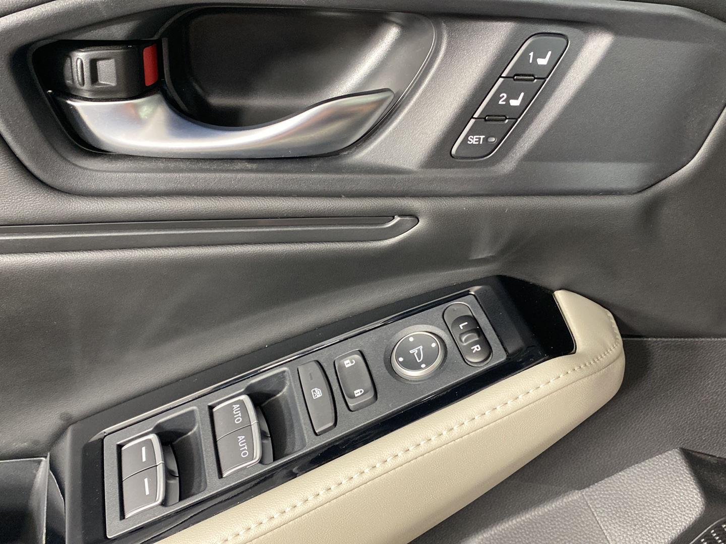 Used 2026 Meteorite Gray Metallic Honda Touring image 18