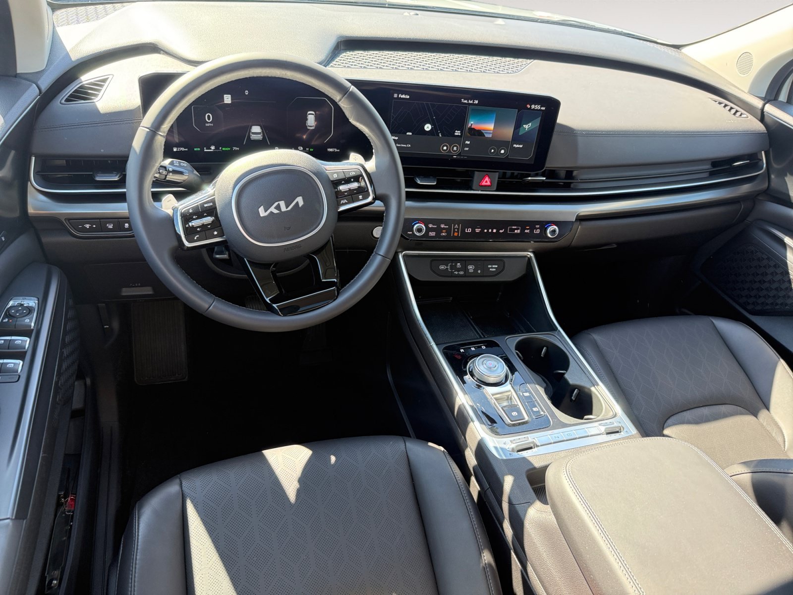 Used 2025 Ivory Kia SX image 15