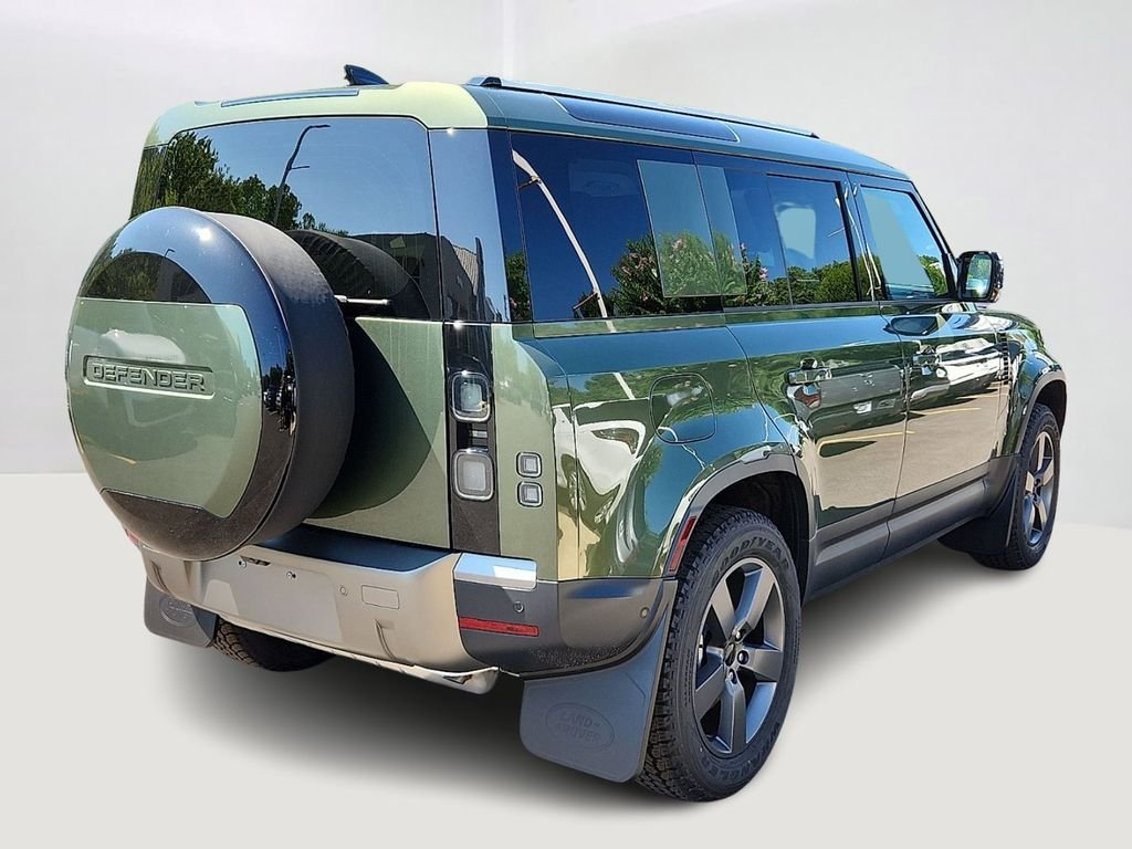 New 2026 Woolstone Green Land Rover S image 3