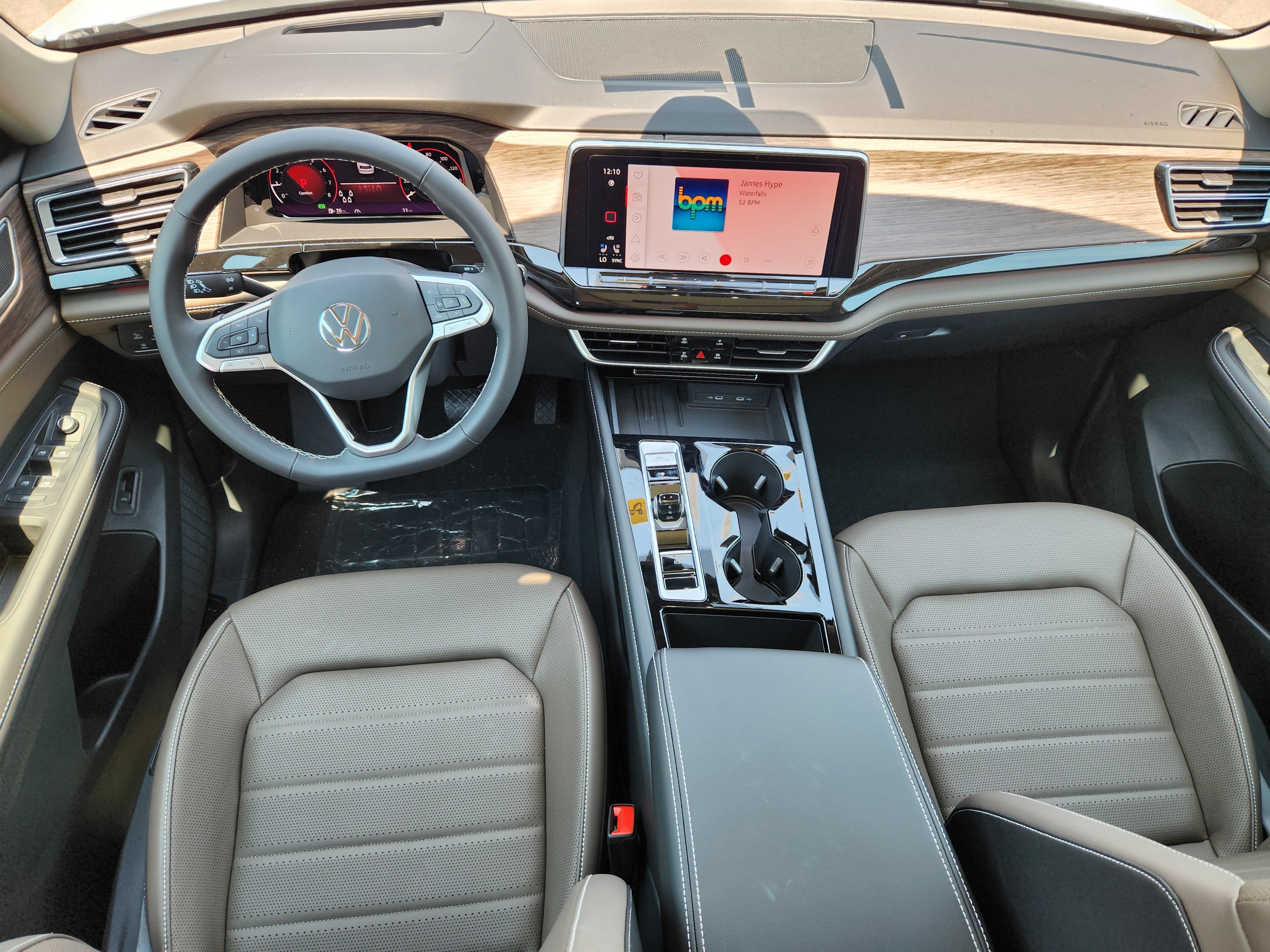 New 2026 White Volkswagen 2.0T SEL image 15