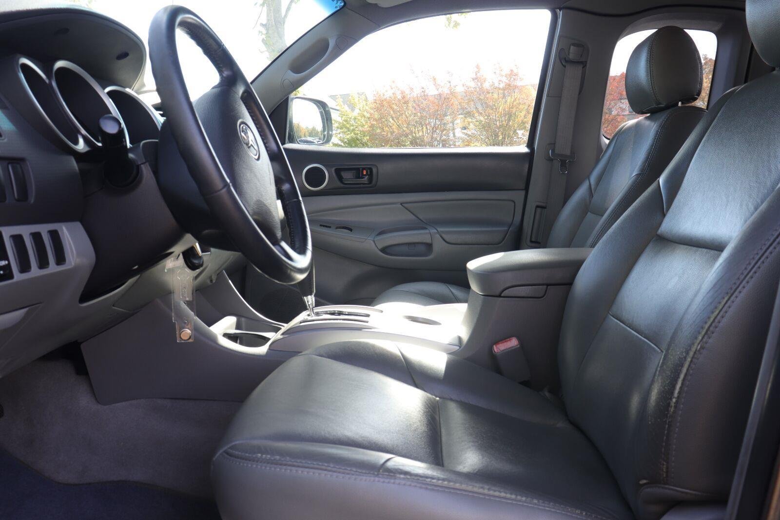 Used 2008 Silver Streak Mica Toyota Base image 11