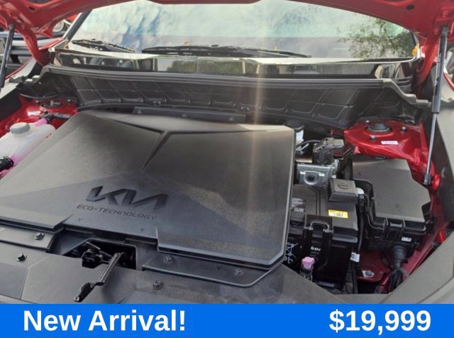 Used 2023  Kia Wind image 18