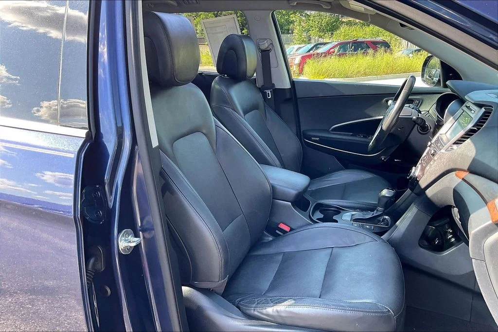 Used 2017 Blue Hyundai Limited Ultimate image 6