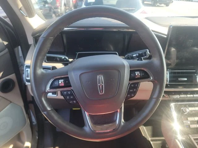 Used 2022 White Lincoln Reserve image 14