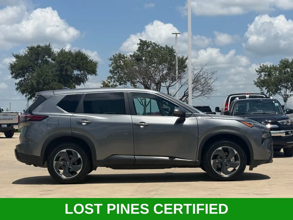 Used 2024 Gray Nissan SV image 7