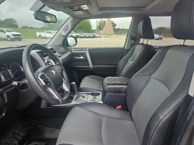Used 2019 Gray Toyota SR5 image 9