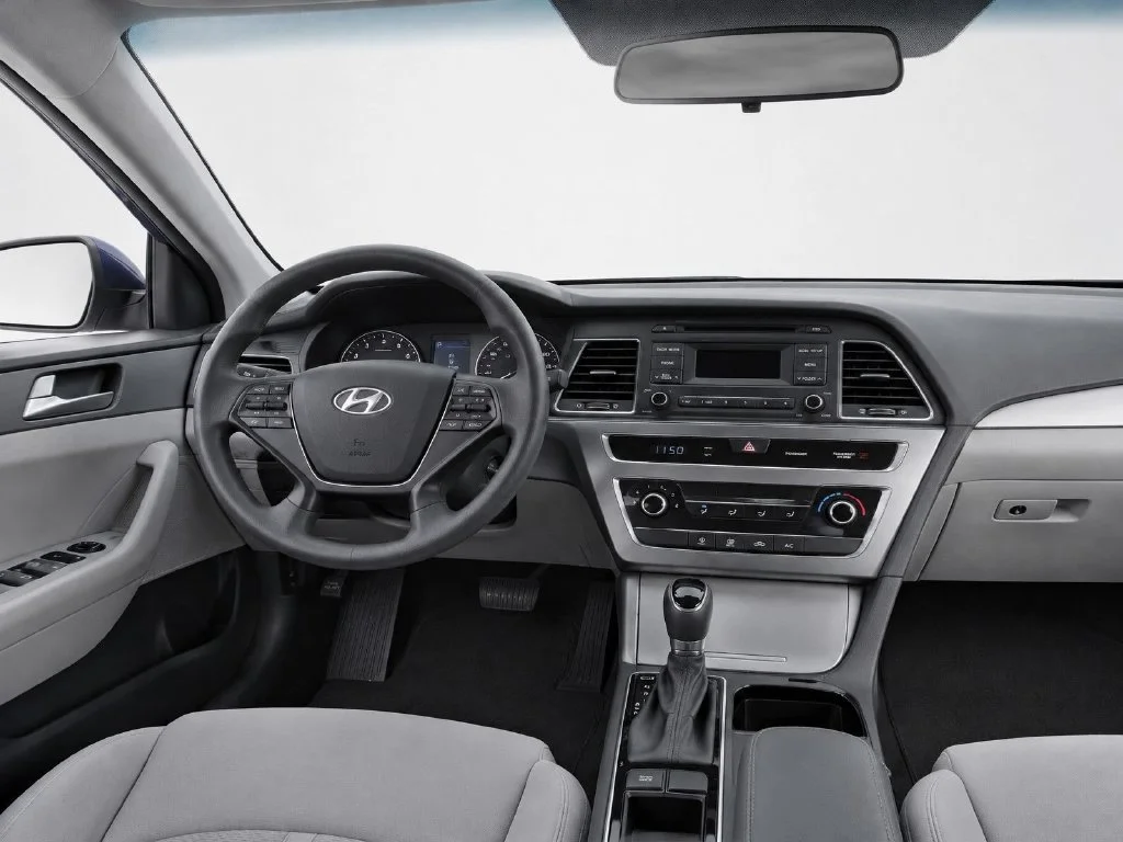 Used 2015 Blue Hyundai SE image 34