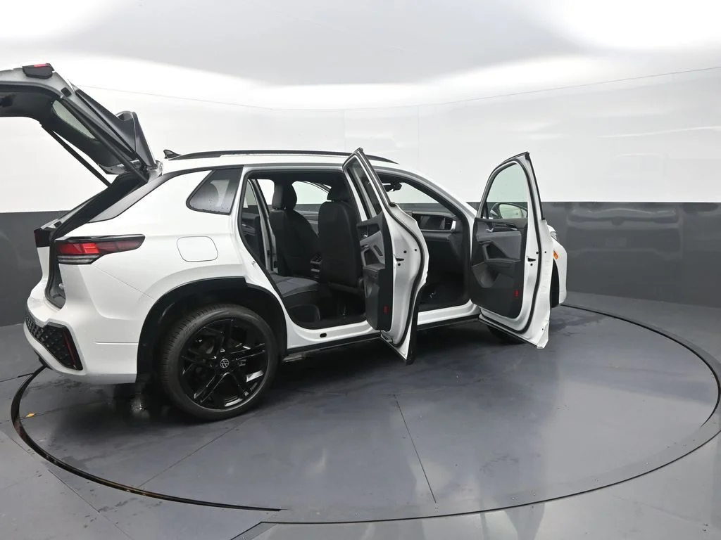 New 2026 White Volkswagen 2.0T SE R-Line Black image 36