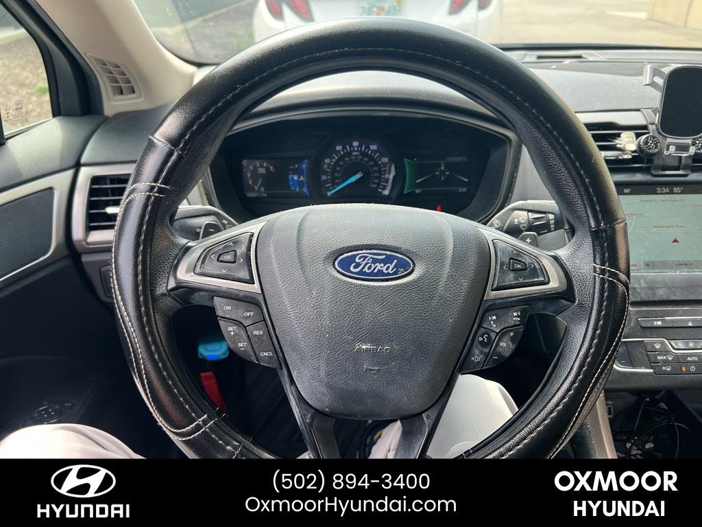 Used 2018 Lightning Blue Ford SE image 6