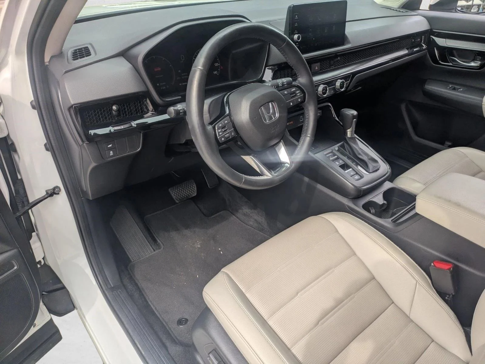 Used 2024 White Honda EX-L image 9