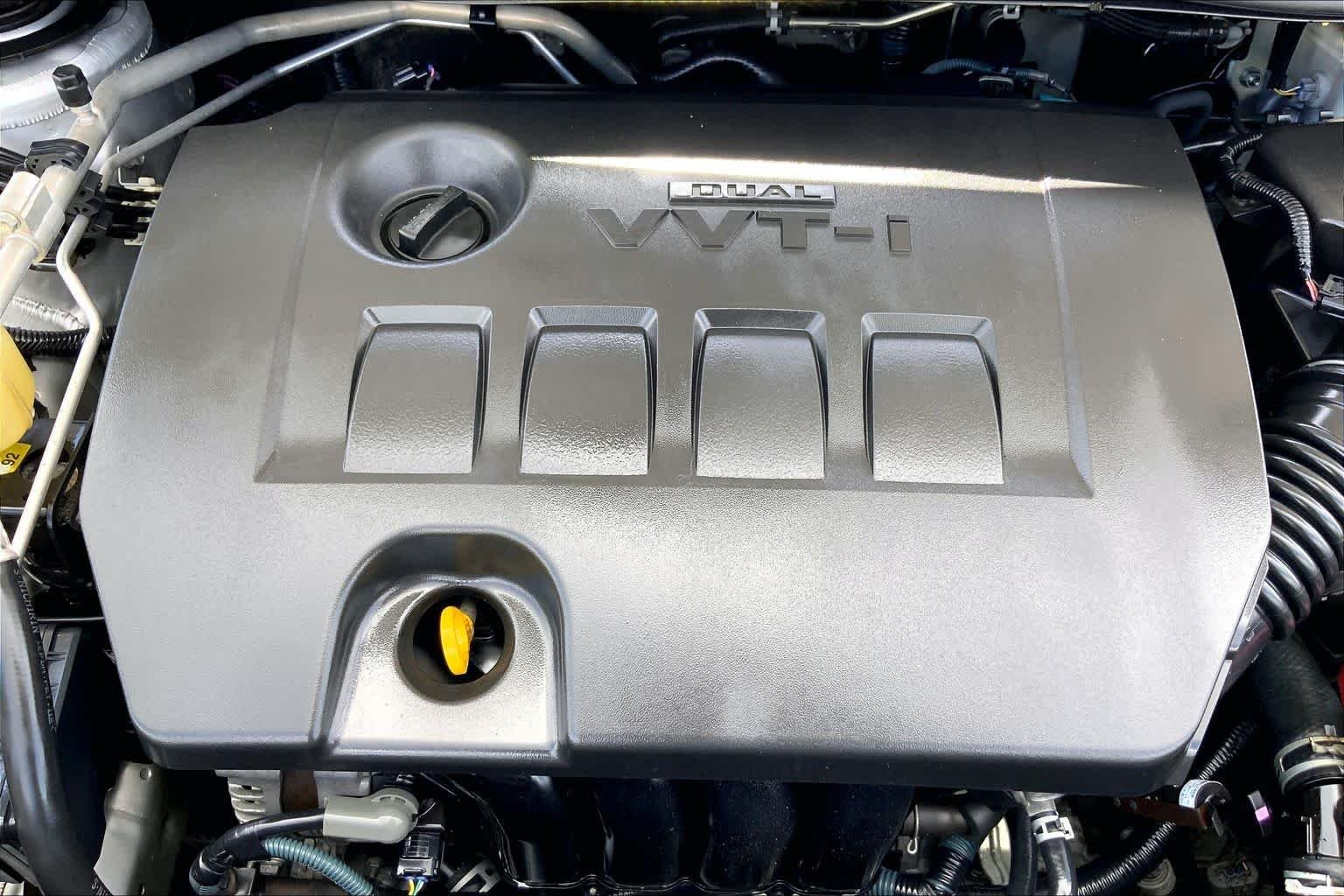 Used 2013 Classic Silver Metallic Toyota L image 31