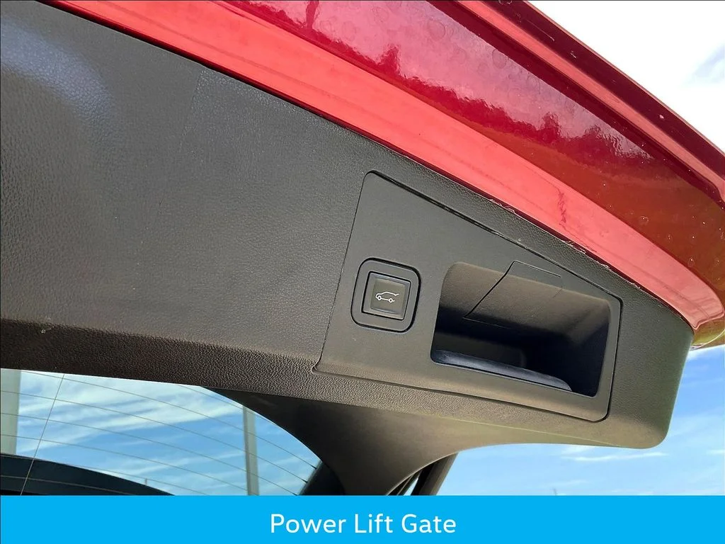 Used 2019 Red Cadillac Sport image 26