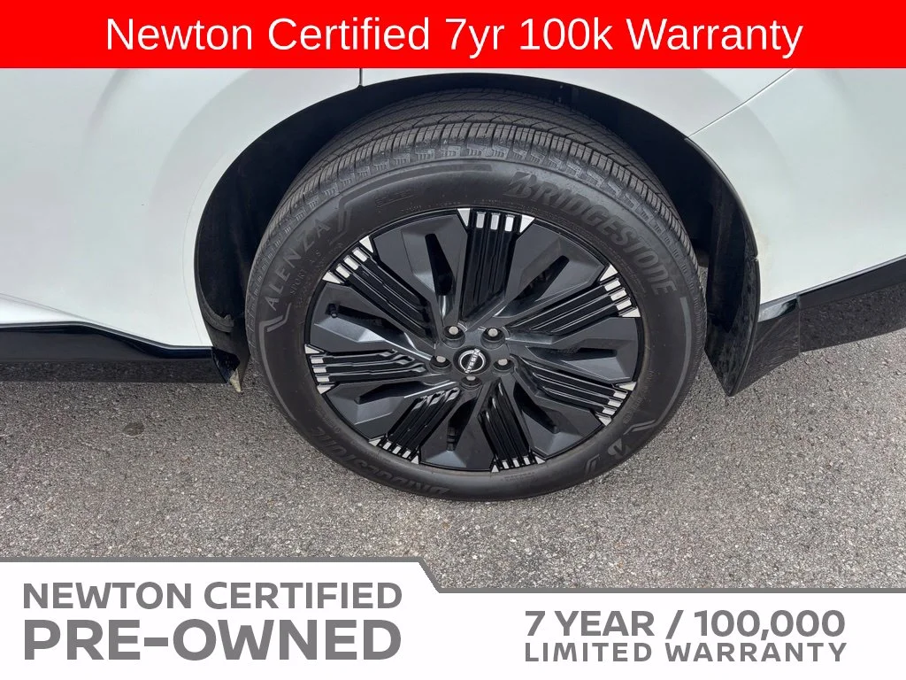 Certified Used 2026 Everest White Pearl Tricoat/Super Black Nissan Platinum image 13