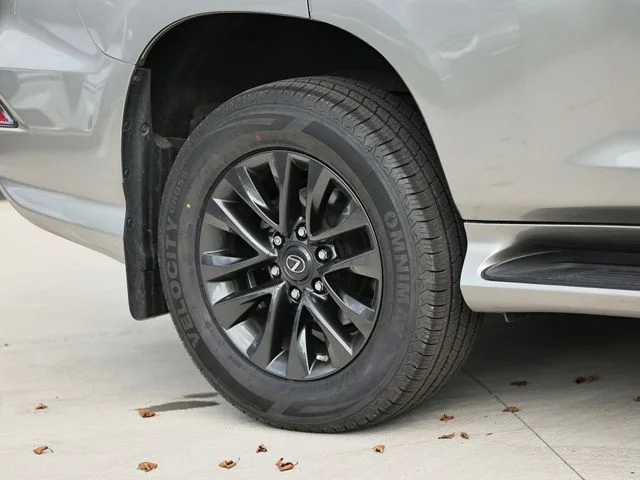 Used 2020 Silver Lexus 460 image 7