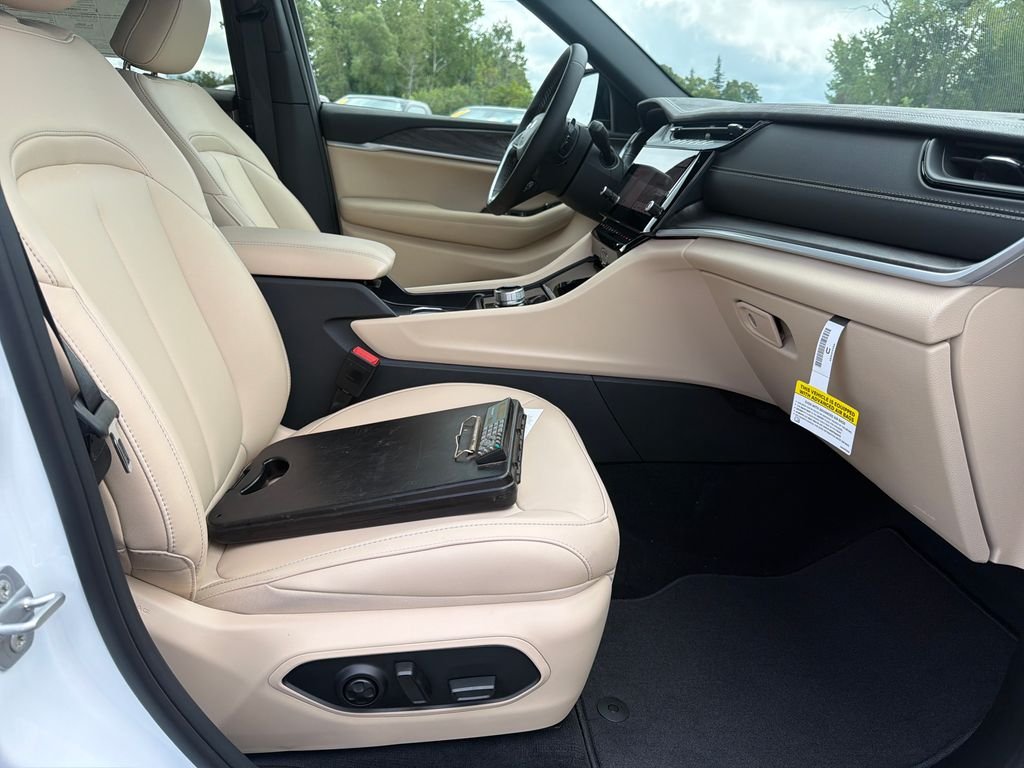New 2026 Bright White Clearcoat Jeep Limited image 24