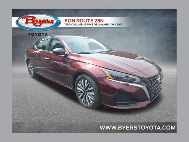 Used 2025 Red Nissan 2.5 SV image 1